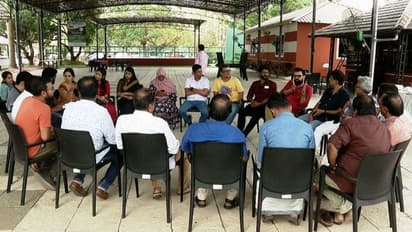 പാട്ടുകൾക്ക് ക്രെഡിറ്റ് ലഭിക്കുന്നില്ല, സിനിമാഗാന രചയിതാക്കളുടെ പ്രതിഫലനം കൂട്ടണം, ആവശ്യവുമായി കൂട്ടായ്മ