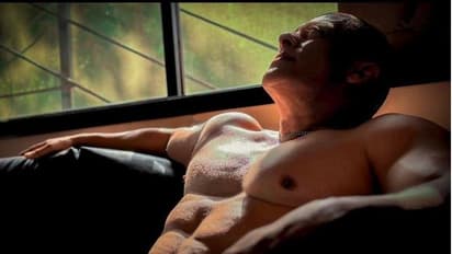 ಸಲ್ಮಾನ್ ಖಾನ್ ಬೆತ್ತಲೆ ಫೋಟೋ ವೈರಲ್; ನಮ್ಗೂ ಬದುಕೋಕೆ ಬಿಡಪ್ಪ ಎಂದ ಹುಡುಗರು