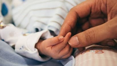 ഉറങ്ങിയില്ല; പതിനാലു മാസം പ്രായമായ കുഞ്ഞിനെ ആയ കടിച്ചു പരിക്കേൽപ്പിച്ചു