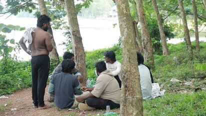 கஞ்சா போதையில் பெண்களிடம் ஆபாச வார்த்தைகளில் வசை பாடிய இளைஞர்கள் விரட்டியடிப்பு