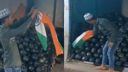 జాతీయ జెండాకు ఘోర అవమానం.. పుచ్చకాయపై దుమ్మును శుభ్రం చేసేందుకు వినియోగం.. వైరల్ వీడియో..!!