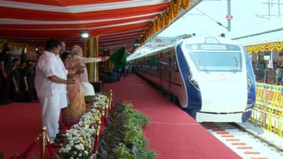 ஐதராபாத்தில் பிரதமர் மோடி.! திருப்பதி டூ செகந்திராபாத் வந்தே பாரத் எக்ஸ்பிரஸ் ரயில் சேவை துவக்கி வைப்பு!!