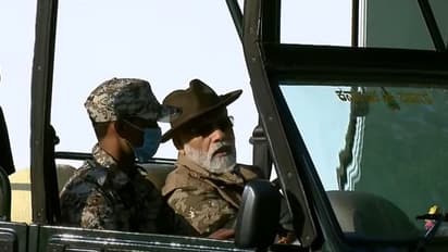 பந்திப்பூர் புலிகள் சரணாலயத்தில் பிரதமர் மோடி ஜீப் சவாரி