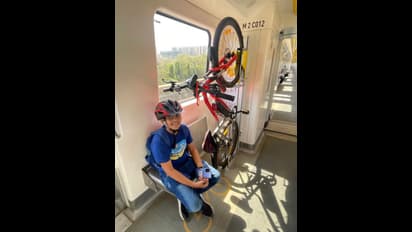 ನಗುಮೊಗದ ಬಾಲಕ ಟ್ಯೂಷನ್‌ ಗಾಗಿ ಸೈಕಲ್‌ ಜತೆ ಮೆಟ್ರೋ ಏರ್ತಾನೆ