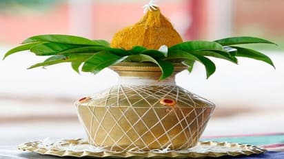 வரலட்சுமி விரதம் 2024 : வீட்டில் கலசம் அமைக்கும் முறை பற்றி தெரியுமா?