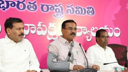 "ఆ ఇద్దరు నాయకులు డ్రామాలు ఆడుతున్నారు. అసలు ఉద్యమంలో వారి పాత్రేంటీ? ": నిరంజన్ రెడ్డి