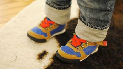 ബാധ കയറിയെന്നാരോപിച്ച് അമ്മ ആറുവയസുകാരനെ സൂപ്പർമാർക്കറ്റിൽ വിറ്റു