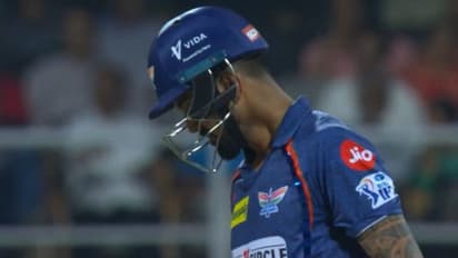 എന്തൊരു കരുതലാണി മനുഷ്യന്; 212 റണ്‍ ചേസില്‍  ടെസ്റ്റ് കളിച്ച രാഹുലിനെ എയറില്‍ നിന്ന് ഇറക്കാതെ ആരാധകര്‍