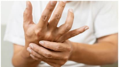 World Parkinson's Day 2023 : ലോക പാർക്കിൻസൺസ് ദിനം ; യുവാക്കളിൽ മസ്തിഷ്ക തകരാറിന്റെ ലക്ഷണങ്ങൾ