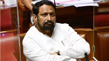 കർണാടക ബിജെപിയിൽ പൊട്ടിത്തെറി: മുൻ ഉപമുഖ്യമന്ത്രി പാർട്ടി അംഗത്വം രാജിവെച്ചു