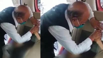 ആശുപത്രിയിലേക്ക് കൊണ്ടുപോവുന്നതിനിടെ മരിച്ച വൃദ്ധയുടെ വിരലടയാളം വില്പത്രത്തില് വയ്ക്കുന്ന ബന്ധുക്കള്