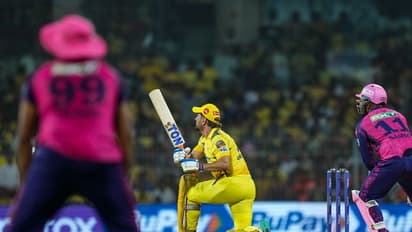 വിന്റേജ് ധോണിയുടെ സിക്സുകളെല്ലാം സൂപ്പറാ, പക്ഷേ ഒരു പ്രശ്നമുണ്ടെന്ന് ഹെയ്ഡന്; ചുട്ട മറുപടിയുമായി ആരാധകര്