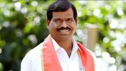 കര്ണാടക ബിജെപിയില് കൊഴിഞ്ഞുപോക്ക് തുടരുന്നു; എംപി കുമാരസ്വാമിയും രാജിവച്ചു