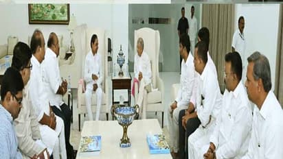 ప్రగతి భవన్ ‌కు  ప్రకాష్ అంబేద్కర్: కేసీఆర్‌తో  లంచ్ మీటింగ్ 