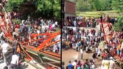 ബൈശാഖി ആഘോഷത്തിനിടെ നടപ്പാലം തകര്ന്നു, ജമ്മുകശ്മീരില് നിരവധിപ്പേര്ക്ക് പരിക്ക്