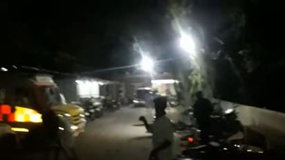 அம்பேத்கர் பிறந்தநாள் விழாவில் மோதல்; காவல் நிலையம் சூறையாடல், போக்குவரத்து நிறுத்தம்