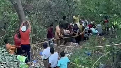 Maharashtra Accident: ಕಮರಿಗೆ ಬಿದ್ದ ಬಸ್: 12 ಜನ ದುರ್ಮರಣ, 27 ಕ್ಕೂ ಹೆಚ್ಚು ಮಂದಿಗೆ ಗಾಯ