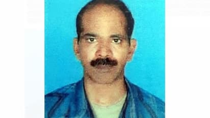 നാട്ടിലേക്ക് പോകാൻ വിമാനത്തിലിരിക്കുമ്പോൾ ഹൃദയാഘാതം; പ്രവാസി മലയാളിക്ക് ദാരുണാന്ത്യം