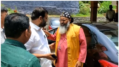 ബിജെപി നേതാവ് എൻ. ഹരിയുടെ വീട്ടിൽ വിഷു സദ്യ കഴിക്കാൻ കുന്നംകുളം ഭദ്രാസന മെത്രാപ്പോലീത്ത 