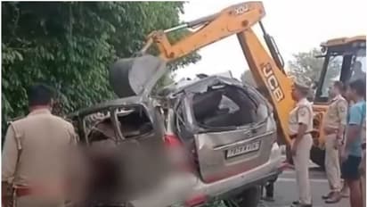 ബന്ധുവിൻ്റെ സംസ്കാര ചടങ്ങിൽ പങ്കെടുത്ത് മടങ്ങവെ ഇന്നോവ മരത്തിലിടിച്ചു; ഒരു കുടുംബത്തിലെ 6 പേർക്ക് ദാരുണാന്ത്യം