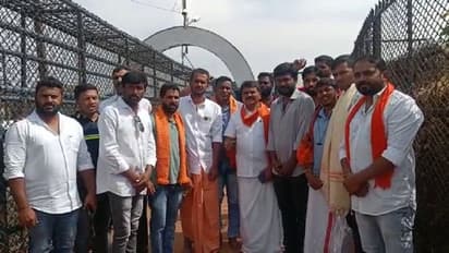 Chikkamagaluru: ದತ್ತಪೀಠಕ್ಕೆ ತೆರಳಿ ಪಾದುಕೆ ದರ್ಶನ ಪಡೆದ ಮೂಡಿಗೆರೆ ಬಿಜೆಪಿ ಅಭ್ಯರ್ಥಿ ದೀಪಕ್ ದೊಡ್ಡಯ್ಯ!