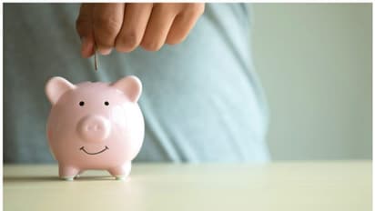  സർക്കാർ സേവിംഗ് സ്‌കീമുകളിൽ നിക്ഷേപിക്കൂ, റിസ്‌കില്ലാതെ സമ്പത്ത് വർധിപ്പിക്കാവുന്ന പദ്ധതികളിതാ...