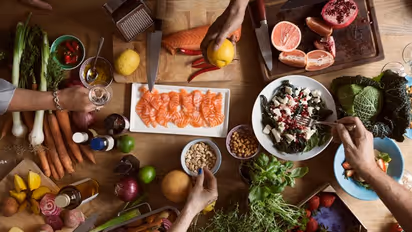 Check out these 5 food tips to lose weight easily