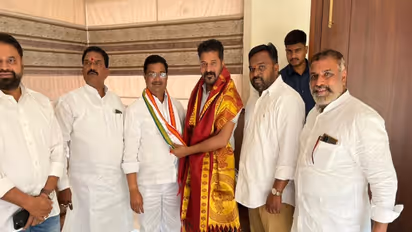 నిర్మల్ జిల్లాలో బీఆర్ఎస్కు షాక్.. రేవంత్ సమక్షంలో కాంగ్రెస్లో చేరిన సారంగపూర్ జెడ్పీటీసీ..