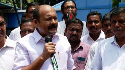 'ആരോഗ്യ മന്ത്രിക്ക് വട്ട്, ചോദ്യങ്ങൾക്ക് ധാർഷ്ട്യവും ധിക്കാരവും നിറഞ്ഞ മറുപടി': എറണാകുളം ഡിസിസി പ്രസിഡന്റ്