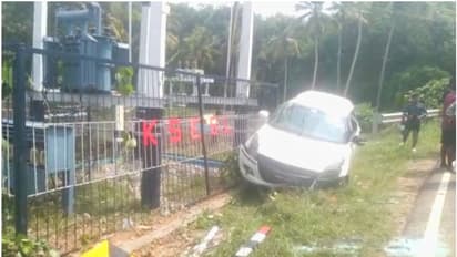 കാര് ട്രാന്സ്ഫോര്മര് ഫെന്സിങ്ങില് ഇടിച്ച് മറിഞ്ഞു; ഡ്രൈവര് മദ്യലഹരിയിലെന്ന് നാട്ടുകാർ