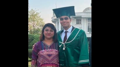 ಮಗನ ಗ್ರಾಜುಯೇಷನ್‌ನಲ್ಲಿ ಭಾಗಿಯಾದ ನಟಿ ಮಾಲಾಶ್ರೀ; ಹೀಗೆ ನಗುತ್ತೀರಿ ಎಂದ ನೆಟ್ಟಿಗರು