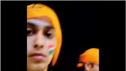 'മുഖത്ത് ദേശീയ പതാക ചിത്രത്തിന്റെ പെയിന്റ്, സുവര്ണ ക്ഷേത്രത്തില് പ്രവേശനം നിഷേധിച്ചു'; ഖേദപ്രകടനം, വിശദീകരണം