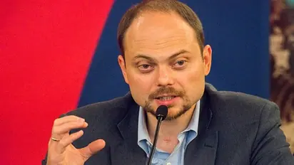 ശിക്ഷയിലുള്ള അപ്പീൽ പരിഗണിക്കുന്നത് മോസ്കോയിൽ, രോഗിയായ റഷ്യൻ വിമതൻ അതിജീവിക്കേണ്ടത് 3 ആഴ്ചത്തെ ട്രെയിൻ യാത്ര