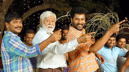 பிரபு தேவாவுக்கு இவ்வளவு பெரிய மகன்களா? ஒருவர் அப்பா ஜாடை.. இன்னொருவர் அம்மா ஜாடை! வைரலாகும் போட்டோஸ்!