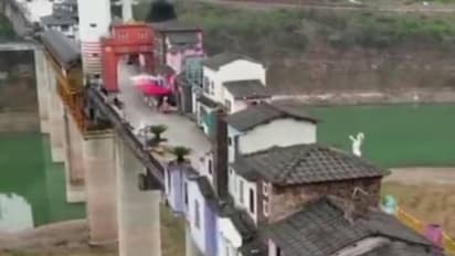 പാലത്തിന് മുകളിൽ ഒരു ന​ഗരം തന്നെ, അതിമനോഹരമായ വീഡിയോ!