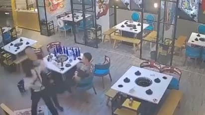 ಮಹಿಳಾ ಬ್ರೂಸ್ ಲೀ, ಅನುಚಿತ ವರ್ತನೆ ತೋರಿದ ಗ್ರಾಹಕರಿಗೆ ತಕ್ಕ ಶಾಸ್ತಿ,ವಿಡಿಯೋ ವೈರಲ್!