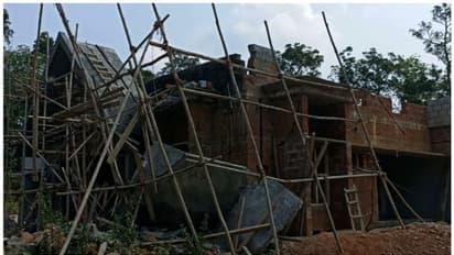 നിർമാണത്തിലിരുന്ന വീടിന്റെ ഷെയ്ഡ് ഇടിഞ്ഞ് അപകടം; 4 ഇതരസംസ്ഥാന തൊഴിലാളികൾക്ക് പരിക്ക്, ഒരാളുടെ നില അതീവ ഗുരുതരം