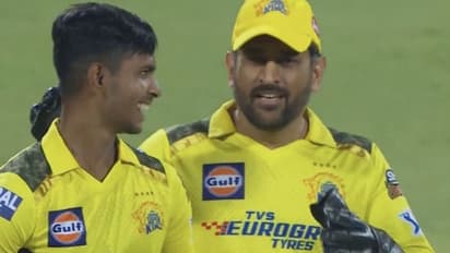 IPL 2023: சிஎஸ்கே போட்டிக்கு கேப்டன் மில்லர் கெட்டப்பில் வந்திருந்த தனுஷ்; வைரலாகும் புகைப்படம்!