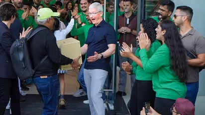 Apple Store in India: Fan surprises Tim Cook with 1984 vintage computer at grand Mumbai opening