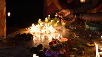 குஜராத்தில் பயங்கரம்.. சிதறிய ரத்தம்.. உருண்ட தலைகள்..  தங்களை தாங்களே நரபலி கொடுத்த தம்பதி.. நடந்தது என்ன?