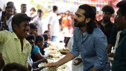 ரசிகர் மன்ற நிர்வாகிகளை சந்தித்த நடிகர் சிம்பு! விஜய் பாணியில் பிரியாணி விருந்து வைத்து அமர்க்களம்... போட்டோஸ்