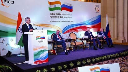 ರಷ್ಯಾದ ಡೆನಿಸ್ ಮಂಟುರೊವ್ ಭೇಟಿ ಮಾಡಿದ ಜೈಶಂಕರ್