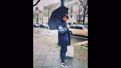 Arjun Kapoor offers to help 10-year old Delhi boy who sells food roadside after father's death; Read on