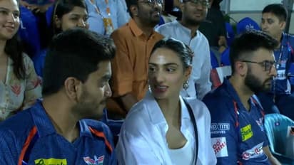 IPL 2023: கணவர் கேஎல் ராகுல் சிக்ஸர் அடிப்பதை பார்த்து கை தட்டி உற்சாகம் செய்த மனைவி அதியா ஷெட்டி!