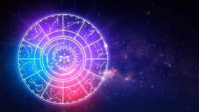 கோடி கோடியாய் கொட்டும் நேரம் – 2025ல் குருவின் அருளால் தப்பிக்கும் 7 ராசிக்காரர்கள் யார் யார் தெரியுமா?