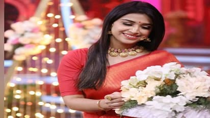 ಸ್ಪಷ್ಟ ಕನ್ನಡ ಮಾತಾಡೋ ಶ್ವೇತಾ ಚಂಗಪ್ಪಗೇ 'ಕನ್ನಡ' ಕಲಿಸಿದ ಮಗ!