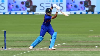 ശ്രേയസ് അയ്യരുടെ ശസ്ത്രക്രിയ വിജയകരം; ഏകദിന ലോകകപ്പ് കളിക്കാനാകുമെന്ന് പ്രതീക്ഷ