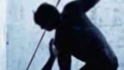 കൊച്ചി നഗരമധ്യത്തിൽ ഞെട്ടിക്കുന്ന കൊലപാതകം; യുവാവ് കുത്തേറ്റ് മരിച്ചു, പ്രതി പൊലീസിൽ കീഴടങ്ങി