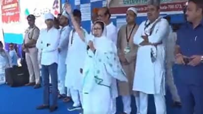 బీజేపీ ఒక గద్దర్ పార్టీ.. ఎన్ఆర్సీ అమలును అనుమతించబోము - ఈద్ నమాజ్ లో మమతా బెనర్జీ