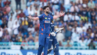 എമ്മാതിരി പറക്കലാണ് ഇഷ്‌ടാ... അമ്പരപ്പിക്കും ക്യാച്ചുമായി നവീന്‍ ഉള്‍ ഹഖ്- വീഡിയോ